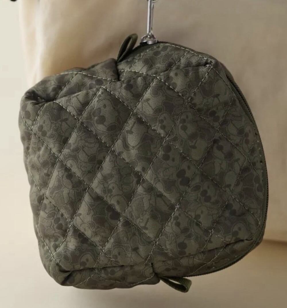 NWT Urban Outfitters Peanuts Snoopy Olive Mini Quilted Storage Pouch Keychain